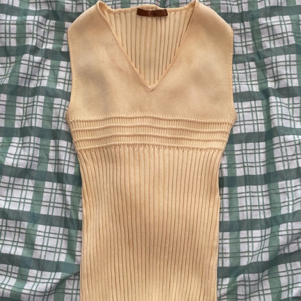 yellow tank